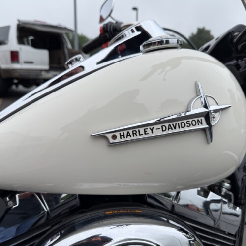 2008 Harley-Davidson® Police Road King® Birch White thumb 0