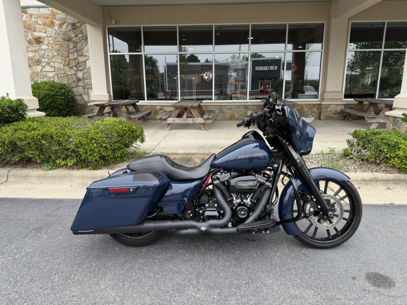FLHXS 2019 Street Glide® Special