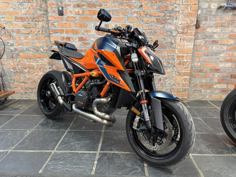 2020 KTM 1290 Super Duke R 