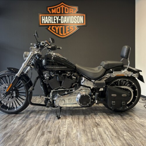 2025 Harley-Davidson® Breakout™ Vivid Black thumb 2