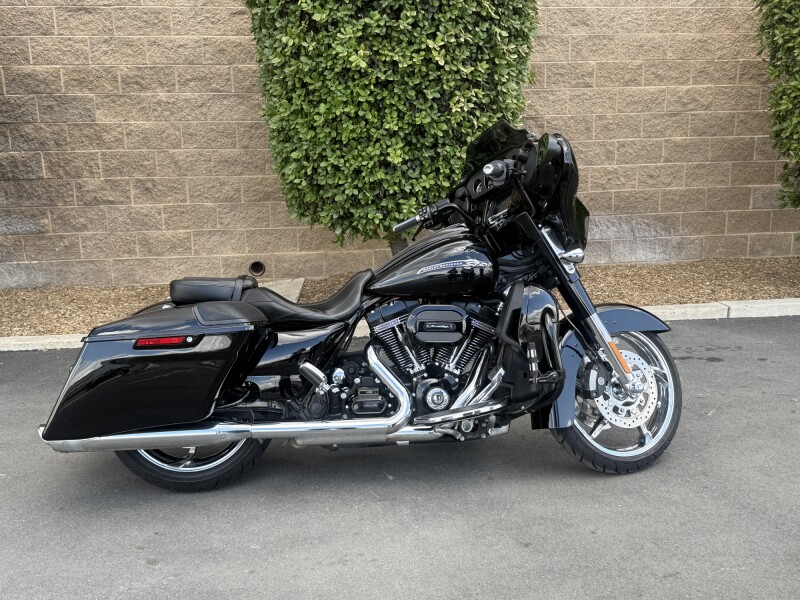 FLHXSE 2015 CVO™ Street Glide®