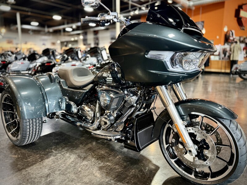 2026 Harley-Davidson® Road Glide 3 Iron Horse Metallic