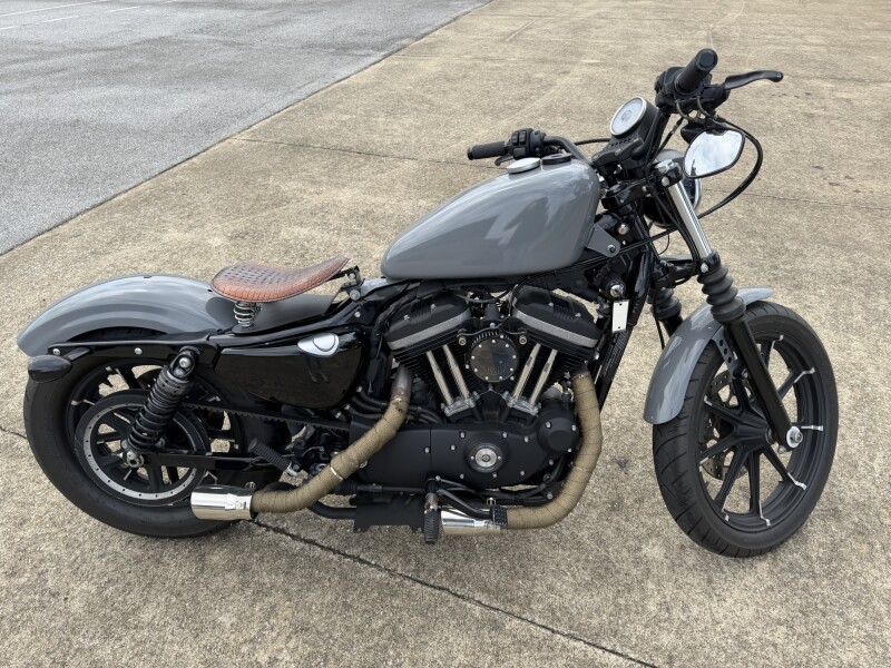 2020 Harley-Davidson® Iron 883™ River Rock Gray