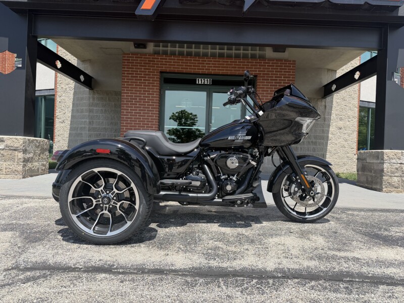 FLTRT 2026 Road Glide 3