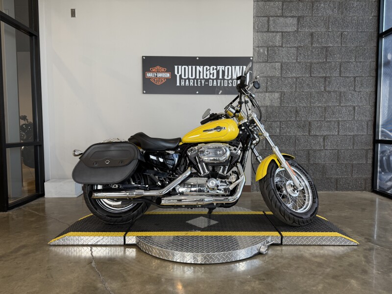 2017 Harley-Davidson® 1200 Custom XL1200C