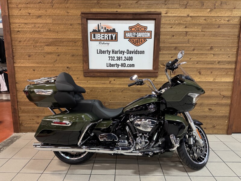 2026 Harley-Davidson® Road Glide Limited Olive Steel Metallic / Vivid Black Chrome Trim  FLTRXL