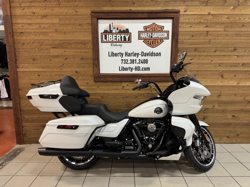 2026 Harley-Davidson® Road Glide Limited White Onyx Pearl Black Trim FLTRXL