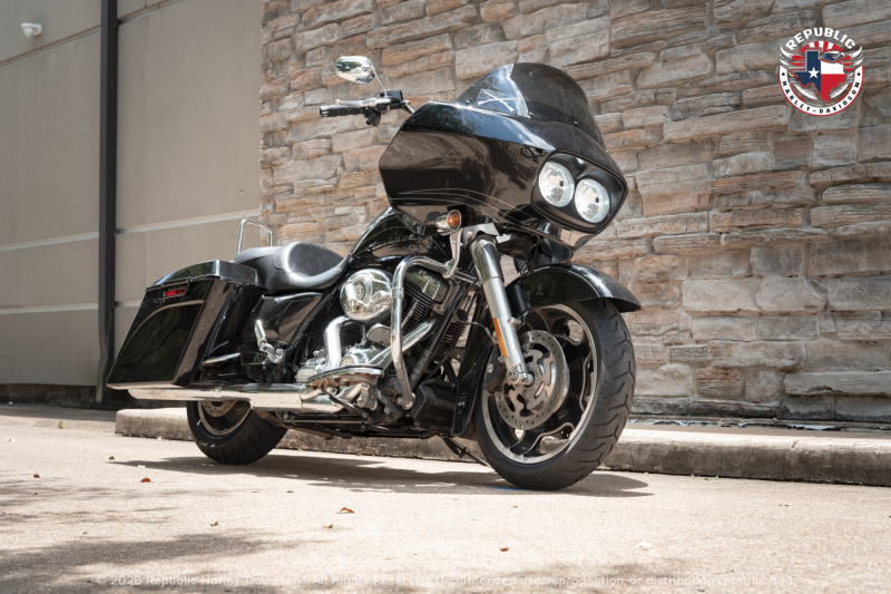 2012 Harley-Davidson® Road Glide® Custom Vivid Black