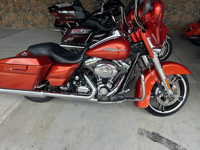 2011 Harley-Davidson® Street Glide® Sedona Orange | Pre-Owned Touring Motorcycle