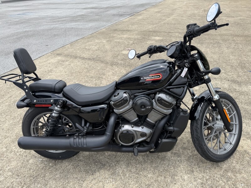 2023 Harley-Davidson® Nightster™ Special BLACK