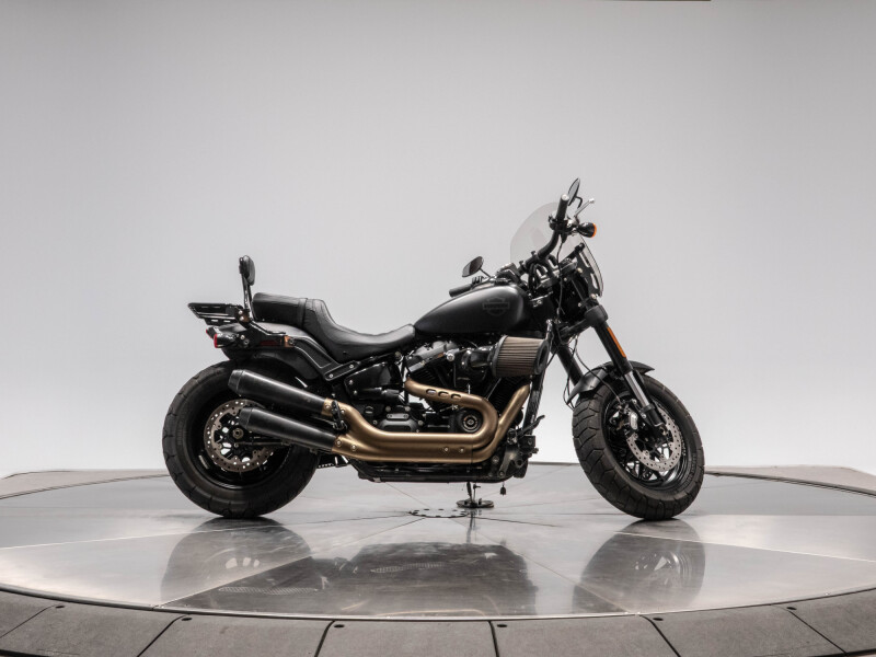 2020 HARLEY-DAVIDSON FXFBS FAT BOB 114 in Black Denim