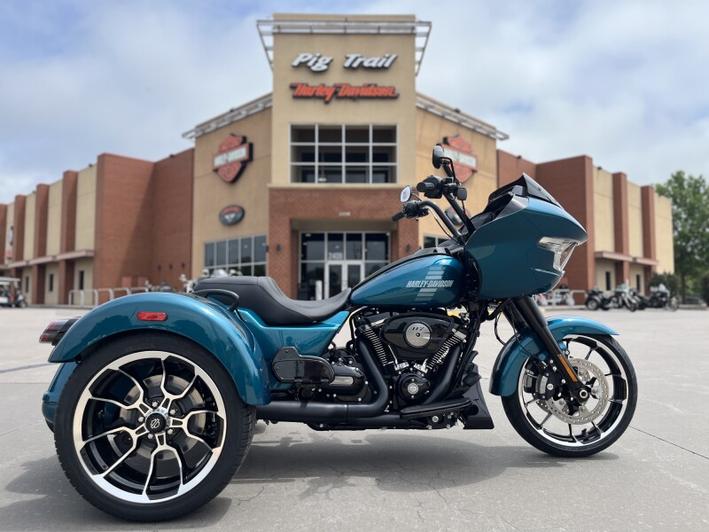 2026 Harley-Davidson® FLTRT Road Glide 3 Teal Thunder