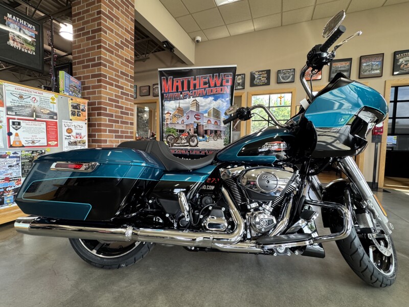 2026 Harley-Davidson® Road Glide® Teal Thunder / Vivid Black Chrome Trim