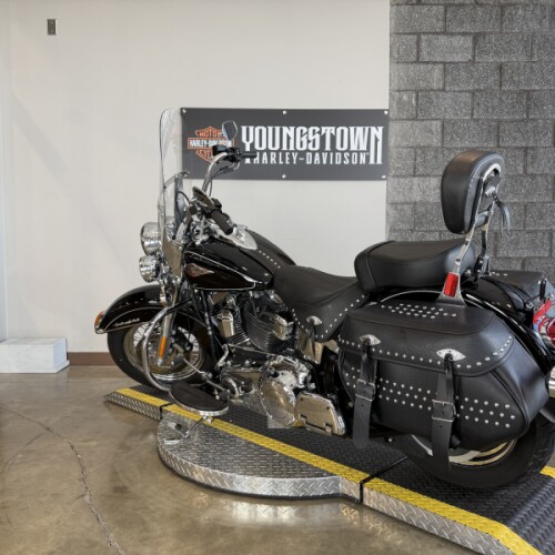 2012 Harley-Davidson® Heritage Softail® Classic FLSTC thumb 0