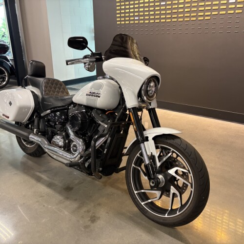 2021 Harley-Davidson® Sport Glide® Stone Washed White Pearl thumb 3