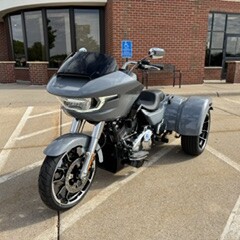 2026 Harley-Davidson® Road Glide 3 DRK BILIARD GRY thumb 2