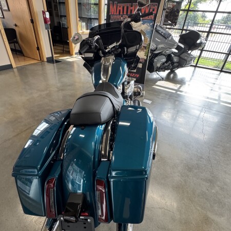 2026 Harley-Davidson® Road Glide® Teal Thunder / Vivid Black Chrome Trim thumb 1