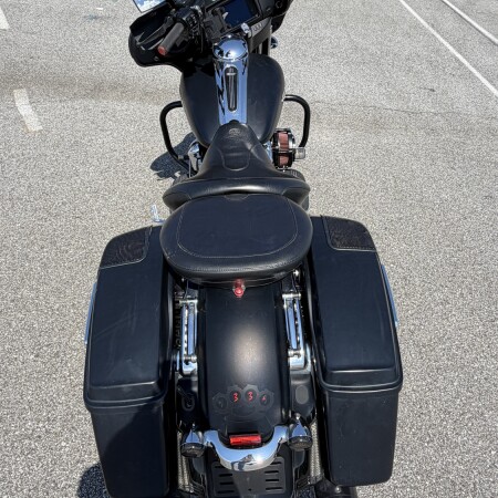 2020 Harley-Davidson® Street Glide® FLHX thumb 2