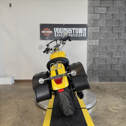 2017 Harley-Davidson® 1200 Custom XL1200C thumb 0