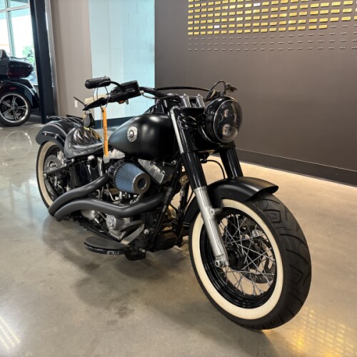 2017 Harley-Davidson® Softail Slim® Black Denim thumb 3