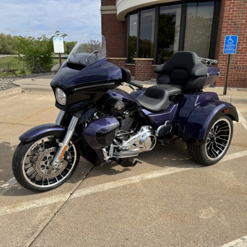 2026 Harley-Davidson® Street Glide 3 Limited Purple Abyss / Vivid Black Chrome Trim thumb 0