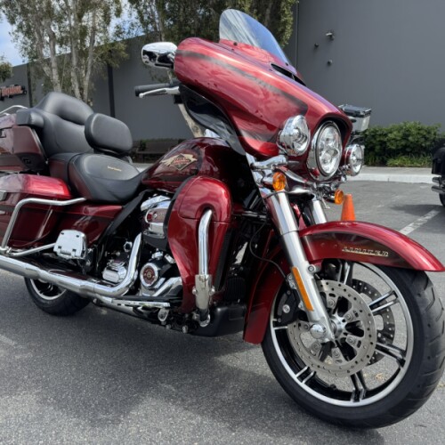 2023 Harley-Davidson® Ultra Limited thumb 2