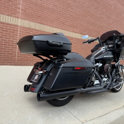 2017 Harley-Davidson® Road Glide® Special Black Denim thumb 2