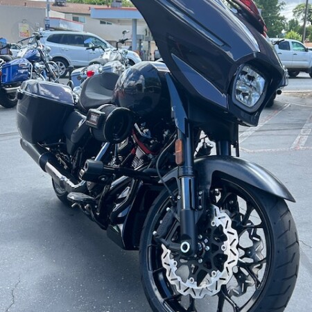 2026 Harley-Davidson® CVO Street Glide 3 Limited thumb 0
