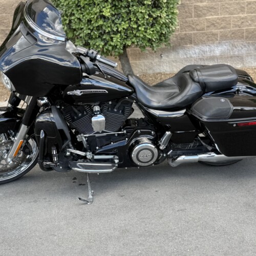 FLHXSE 2015 CVO™ Street Glide® thumb 1