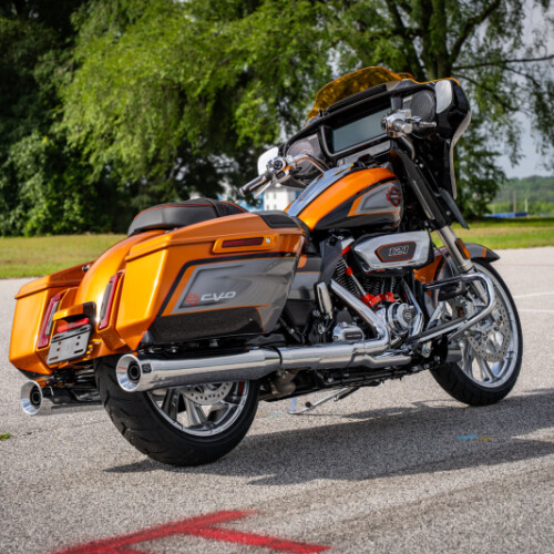 2026 Harley-Davidson® CVO Street Glide FLHXSE thumb 2