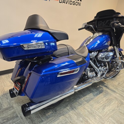 2024 Harley-Davidson® Street Glide® Blue Burst FLHX thumb 3