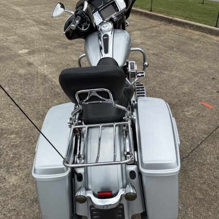 2015 Harley-Davidson® Street Glide® Special Brilliant Silver thumb 2