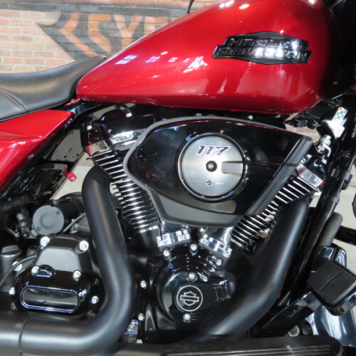 2025 Harley-Davidson® Road Glide® FLTRX thumb 2