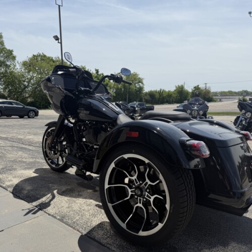 FLTRT 2026 Road Glide 3 thumb 1