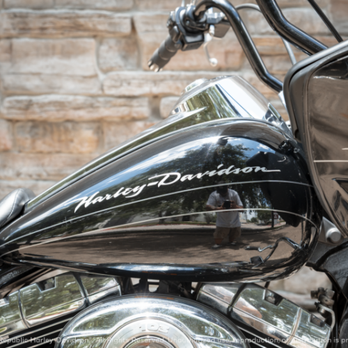 2012 Harley-Davidson® Road Glide® Custom Vivid Black thumb 2