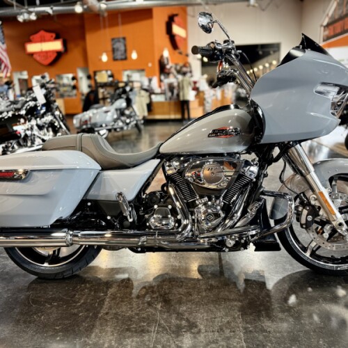 2026 Harley-Davidson® Road Glide® Dark Billiard Gray Chrome Trim thumb 3