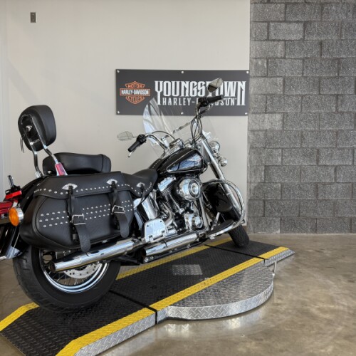 2012 Harley-Davidson® Heritage Softail® Classic FLSTC thumb 2