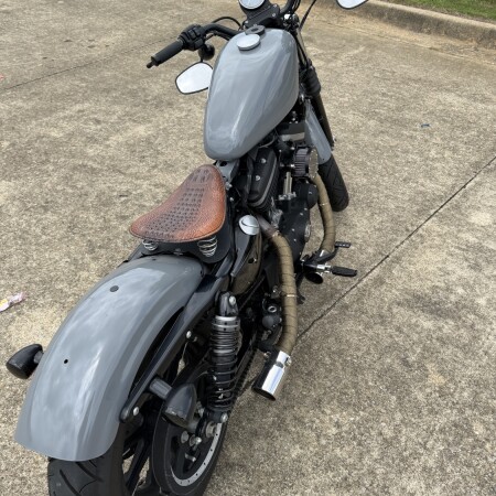 2020 Harley-Davidson® Iron 883™ River Rock Gray thumb 3