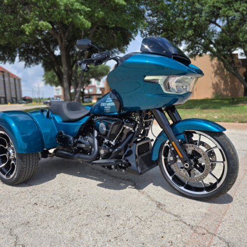 2026 Harley-Davidson® Road Glide 3  thumb 2