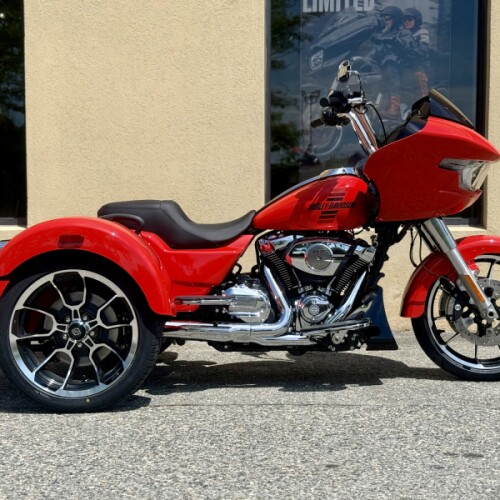 2026 Harley-Davidson® Road Glide 3 FLTRT thumb 3