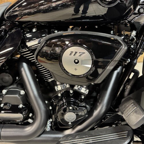 2026 Harley-Davidson® Street Glide Limited Vivid Black Black Trim FLHXL thumb 2