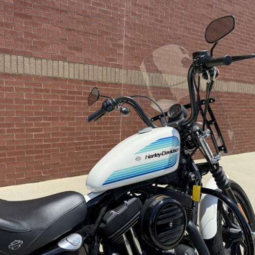 2019 Harley-Davidson® Iron 1200™ Billiard White thumb 0