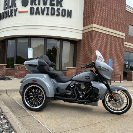 2026 Harley-Davidson® Street Glide 3 Limited DRK BILIARD GRY thumb 3