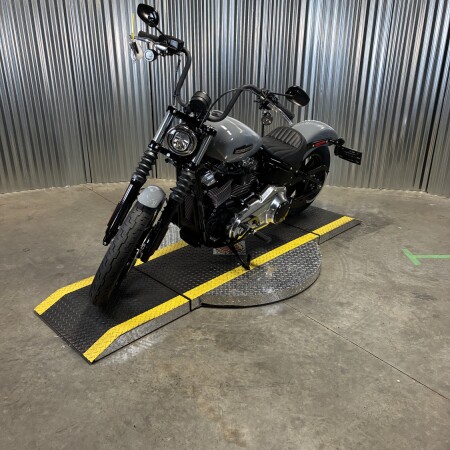 2026 Harley-Davidson® Street Bob® DRK BILIARD GRY thumb 2