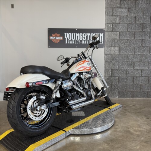 2014 Harley-Davidson® Wide Glide® FXDWG thumb 2
