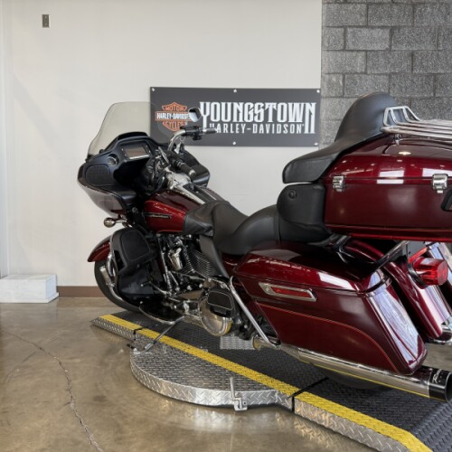 2017 Harley-Davidson® Road Glide® Ultra FLTRU thumb 0