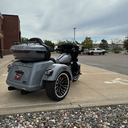 2026 Harley-Davidson® Street Glide 3 Limited DRK BILIARD GRY thumb 1