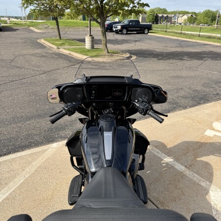 2026 Harley-Davidson® Street Glide 3 Limited Olive Steel Metallic / Vivid Black Black Trim thumb 1
