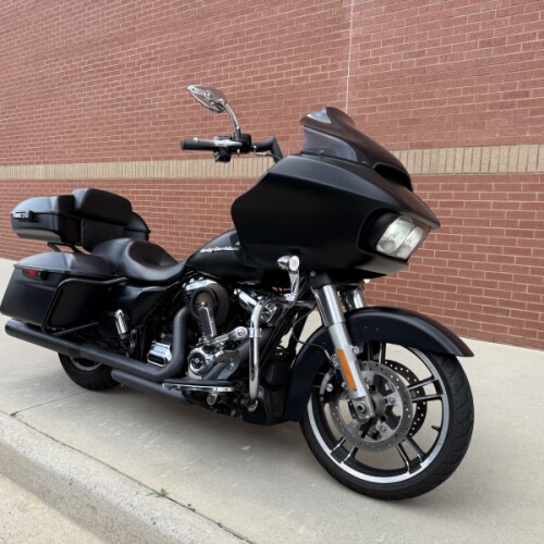 2017 Harley-Davidson® Road Glide® Special Black Denim thumb 3