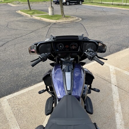 2026 Harley-Davidson® Street Glide 3 Limited Purple Abyss / Vivid Black Black Trim thumb 3